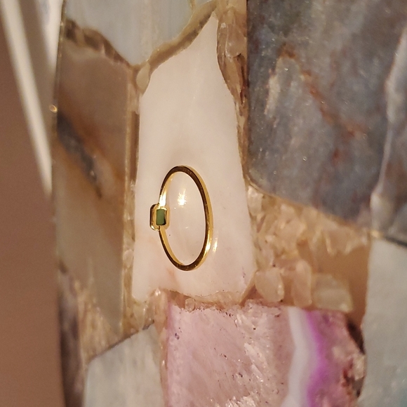 NWT! Gold plated stacking far out chrysoprase ring - Picture 5 of 12